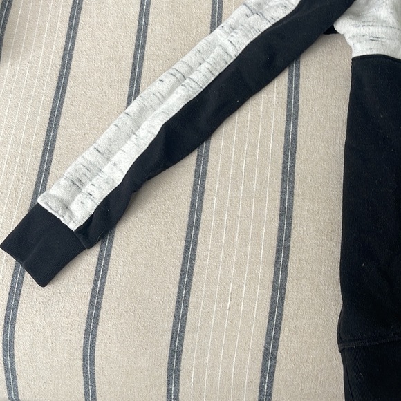 Pink Sweater - Picture 2 of 4